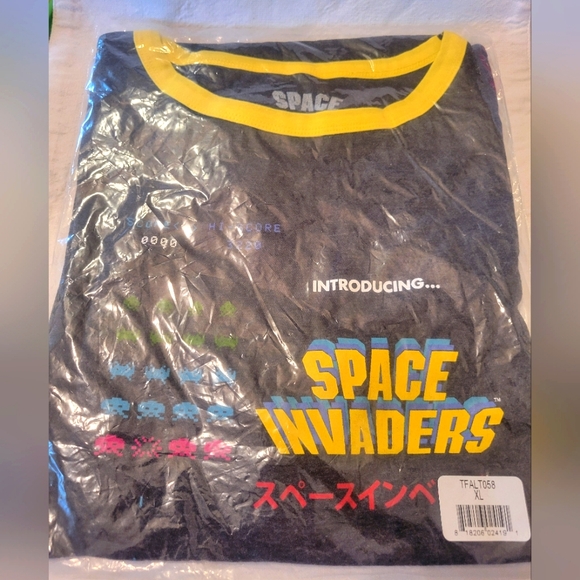 Space Invaders T-shirt NEW Unisex XL - Picture 1 of 2